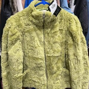 Olive Green Vintage women’s fur coat